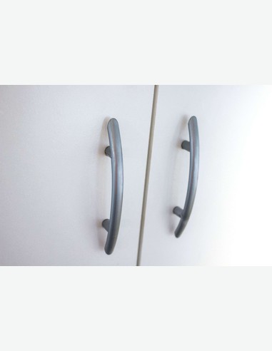 Armadi anta battente